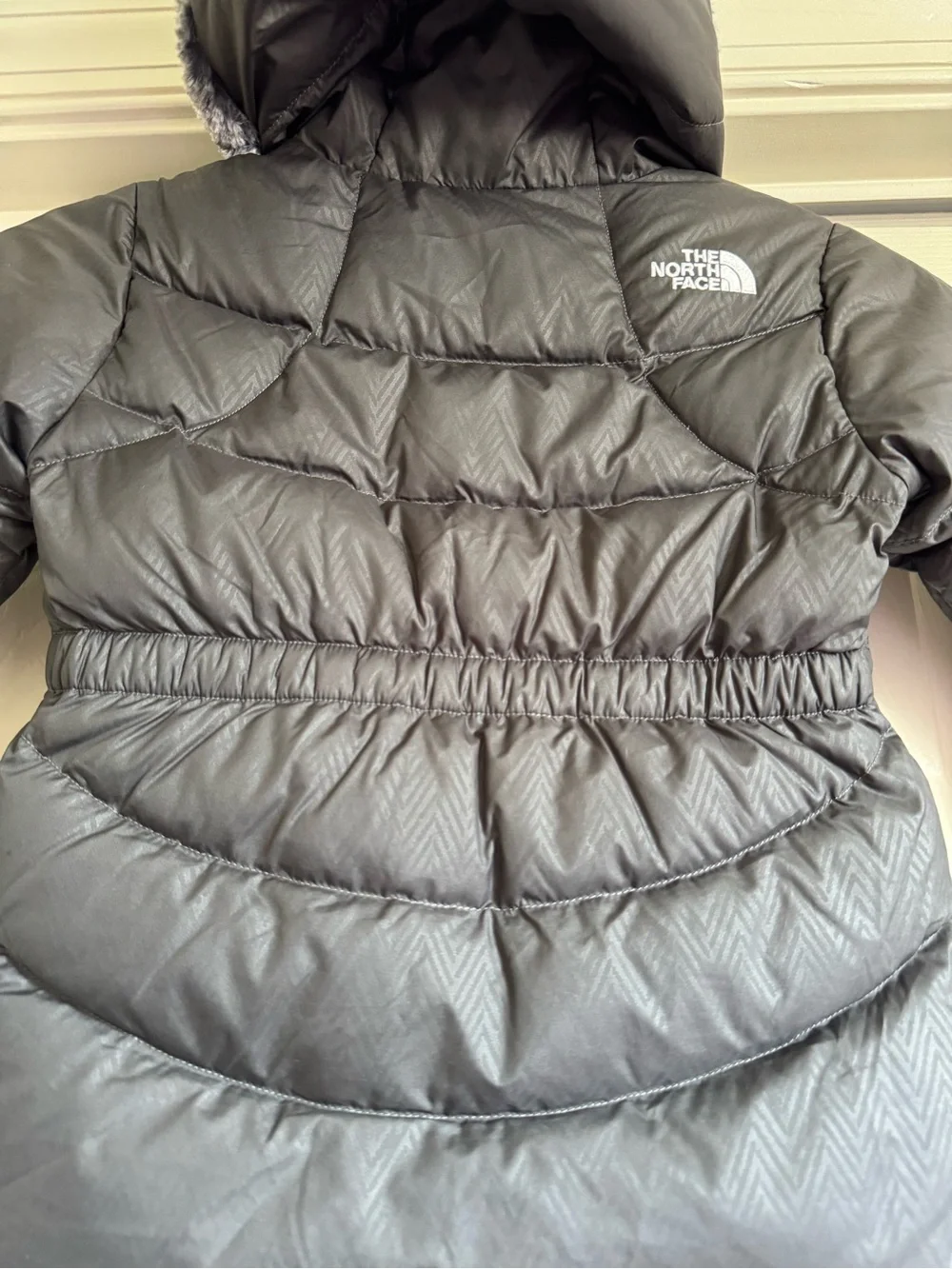 NWOT The North Face Toddler Down Puffer Coat Size 3T Charcoal Chevron